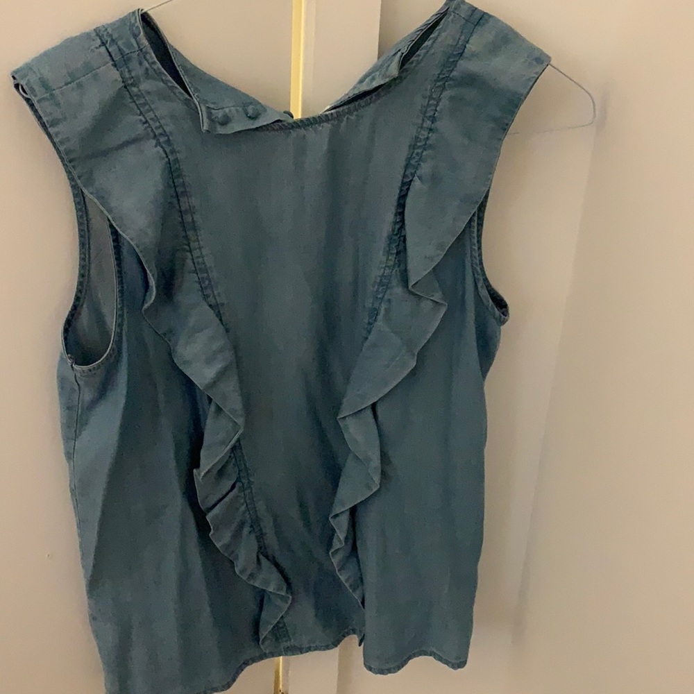 Denim sleeveless shirt